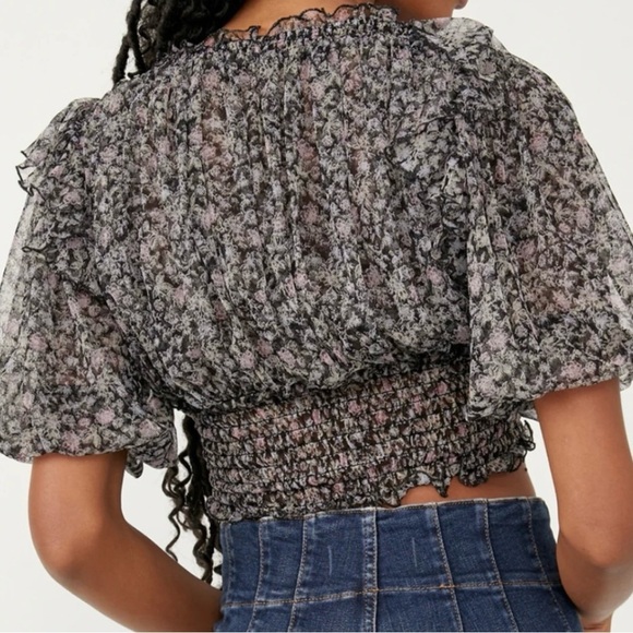 Free People Beatrice Mesh Blouse Top Floral Printed Ruffle
Smocked Sz L - Picture 2 of 13